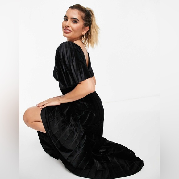 ASOS DESIGN twist back pleated empire waist velvet maxi dress in Black - Picture 5 of 14